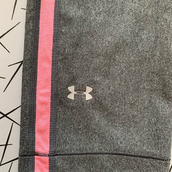 UNDERARMOUR CROP - Picture 2 of 6